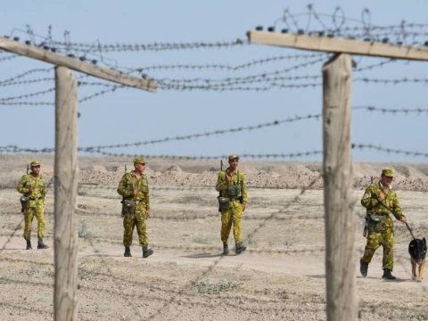 Qırğızlar və taciklər arasında kütləvi dava - Atəş açıldı