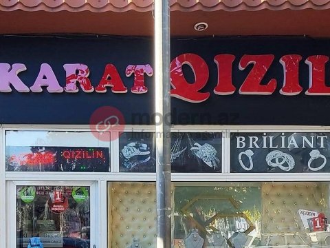 Qızıl mağazası qarət edildi - Oğru kameraya düşdü