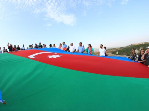 Azərbaycan diasporu bir yumruq kimi...