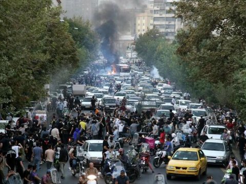 İranda etirazçılar əhalini tətilə ÇAĞIRDI