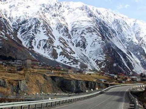 Gürcüstanı Rusiya ilə birləşdirən yol BAĞLANDI