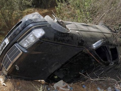 Astarada maşın dərəyə aşdı - Ata öldü, oğlu yaralandı
