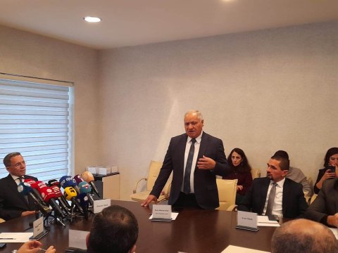 Azərbaycanda hamının fikirləri işıqlı deyil 