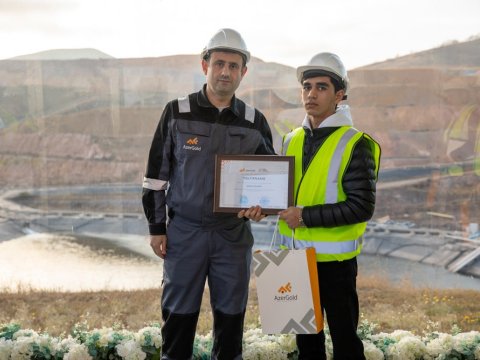 “AzerGold” təqaüdünün qalibləri mükafatlandırıldı - FOTOLAR