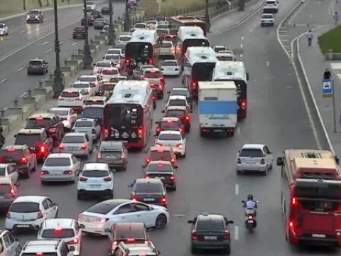 Bu səhər 138 avtobus TIXACDA qalıb