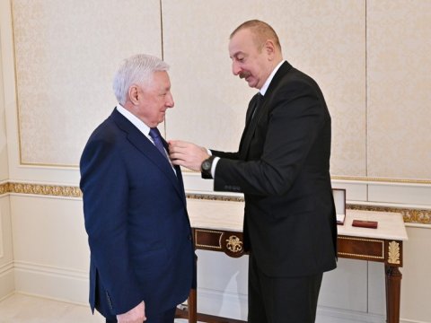 İlham Əliyev Qurbanova “Şöhrət” ordenini təqdim etdi