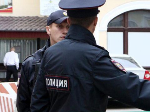 Rusiyada naməlum şəxs polislərə atəş açdı