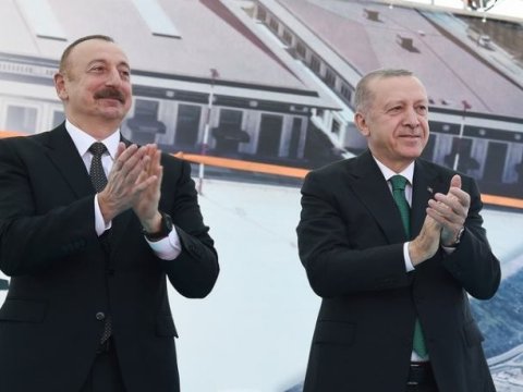 İlham Əliyev və Ərdoğan hərbçiləri təbrik etdilər - VİDEO