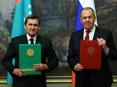 Lavrov türkmənistanlı həmkarı ilə sənəd imzaladı