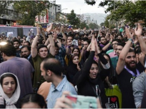 İrandakı etirazlara ordudan dəstək gəldi