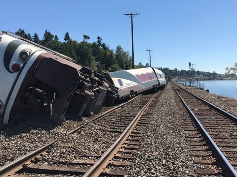 Qatarlar toqquşdu, 70 nəfər yaralandı