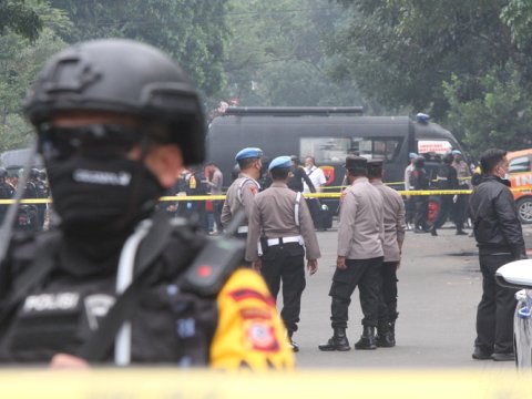 Polis şöbəsinə terror hücumu - 1 ölü, 8 yaralı