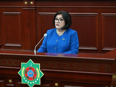 Spiker Türkmənistan parlamentində çıxış etdi 