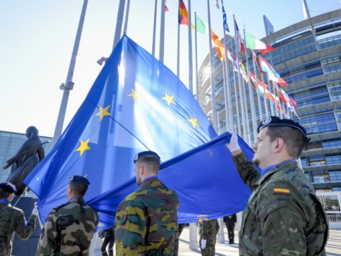 Avropa ölkələri müdafiə xəclərini artırır 