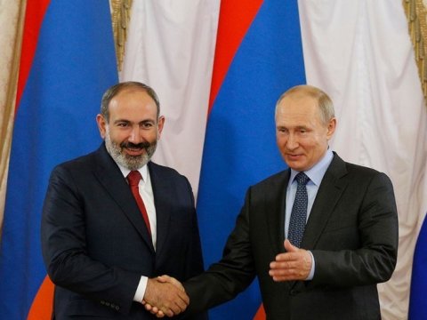Putin Paşinyanla görüşəcək
