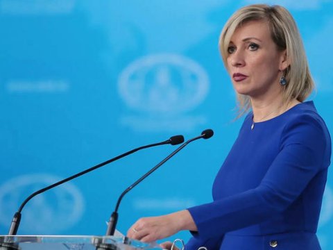 Zaxarova erməni jurnalisti yerinə oturtdu - VİDEO