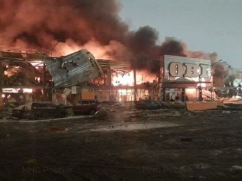 Moskvada ticarət mərkəzi yandı, ölən var - YENİLƏNİB