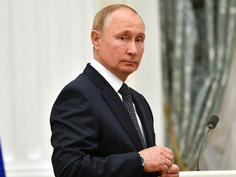 Putin Qırğızıstana gedib