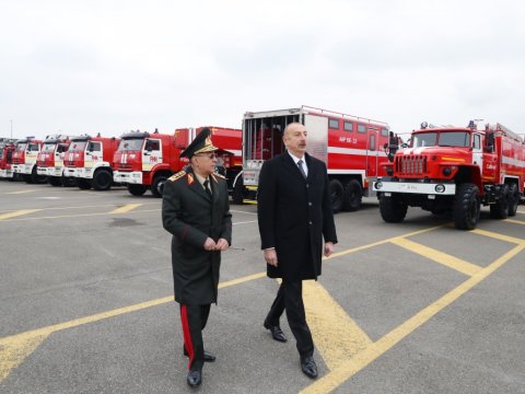 Prezident yeni alınmış xüsusi təyinatlı texnikalarla tanış oldu - FOTOLAR