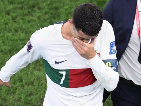 Komandası məğlub olan Ronaldo göz yaşlarını saxlaya bilmədi