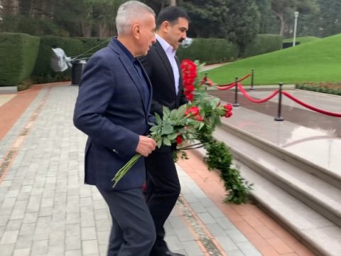 Həbsdən buraxılan eks-milli təhlükəsizlik naziri üzə çıxdı - FOTOLAR