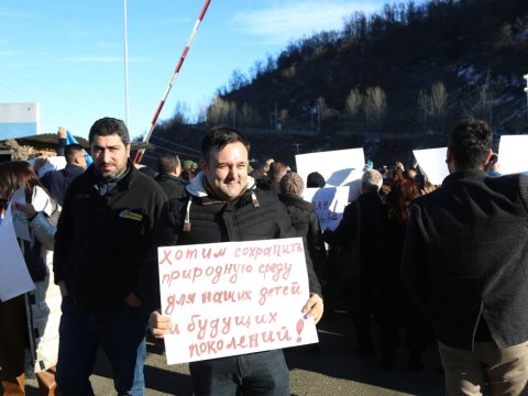 Onlar sülhməramlı deyillər - Şuşanın deputatından etirazçılara DƏSTƏK