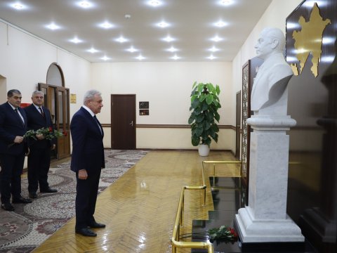 GDU-nun kollektivi Ümummilli Liderin xatirəsini yad ediblər