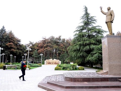 Heydər Əliyevin xatirəsi ehtiramla anılıb - FOTOLAR