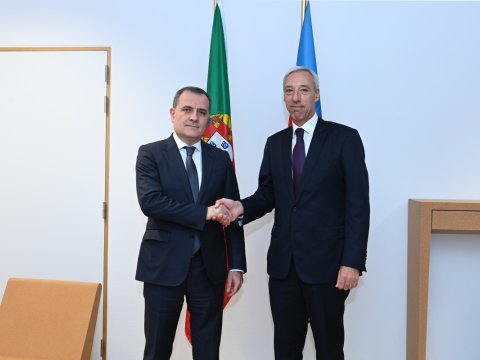 Ceyhun Bayramov portuqaliyalı həmkarı ilə görüşdü