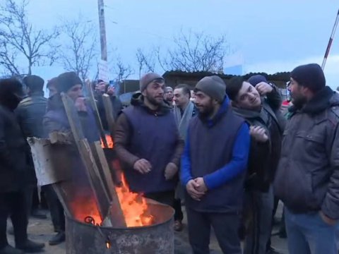 Laçın yolunda etirazçıların sayı ARTIR