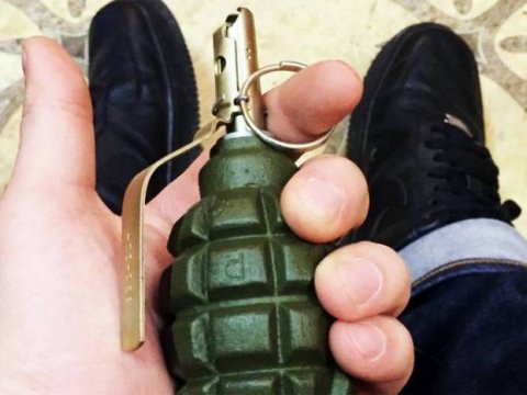 Tanışının evinə qumbara atan şəxs TUTULDU