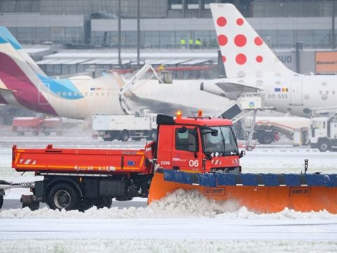 Parisdə uçuşların 25 faizi ləğv OLUNDU