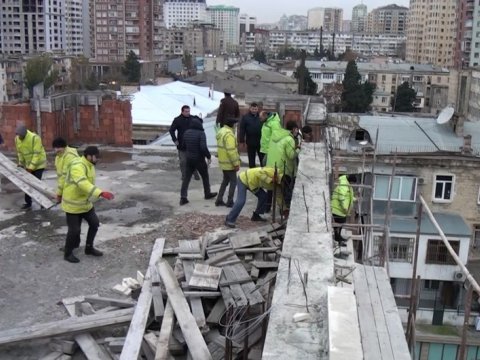 Bakıda qanunsuz obyektlər sökülür - VİDEO