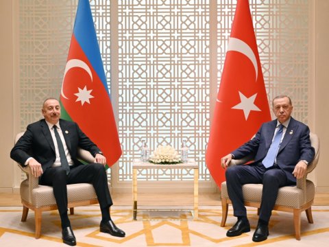 İlham Əliyev Türkmənbaşıda Ərdoğanla görüşdü - YENİLƏNİB 