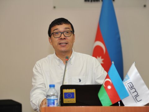BMU-da ABŞ professoru ilə görüş - FOTO