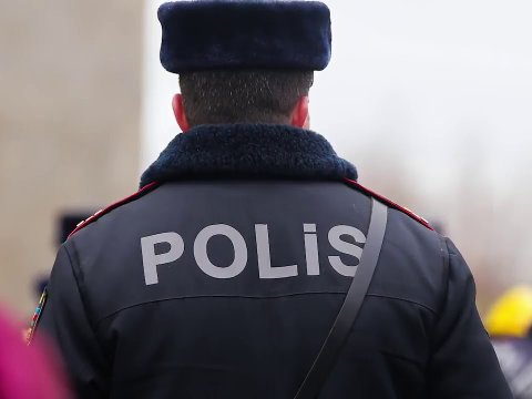 Azyaşlını döyən polis işdən ÇIXARILDI