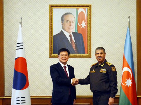 Azərbaycan-Koreya hərbi əməkdaşlığı müzakirə edildi