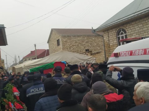 Şəhid hərbçi ilə vida mərasimi - FOTOLAR