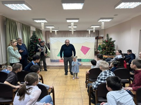 Leyla Əliyeva Moskvada kimsəsiz uşaqları sevindirdi