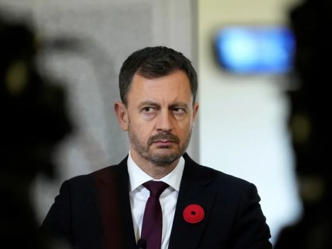 Slovakiya parlamenti hökumətə etimadsızlıq göstərdi 