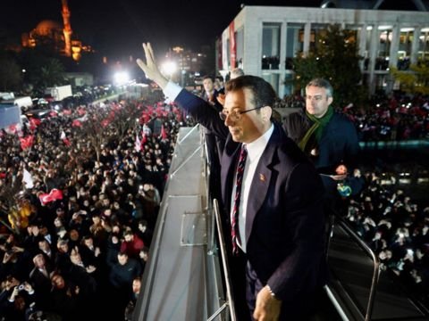 İmamoğlunun həbsi barədə qərarı eşitdiyi an - VİDEO
