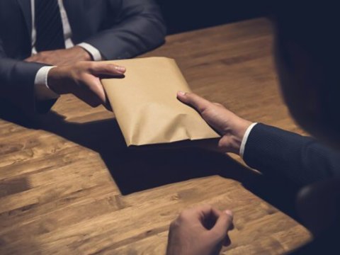 30 min rüşvət istəyən prokurora cinayət işi AÇILDI