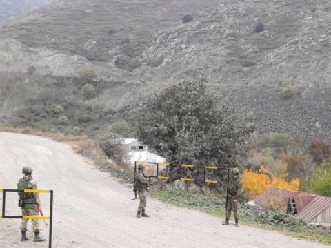 Laçın yolunda gömrük postu qurmalıyıq!