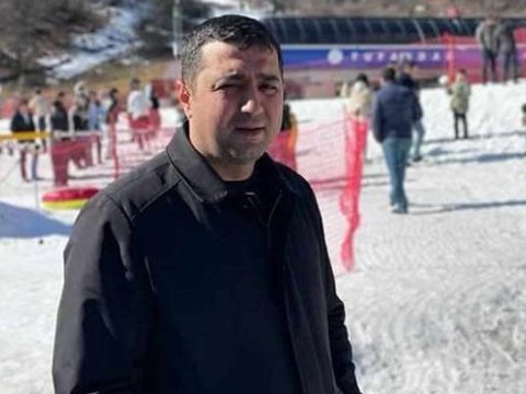 Bank əməkdaşı futbol oynayarkən öldü