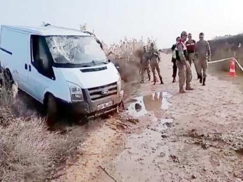 Miqrantları daşıyan avtobus kanala düşdü - 6 nəfər öldü 