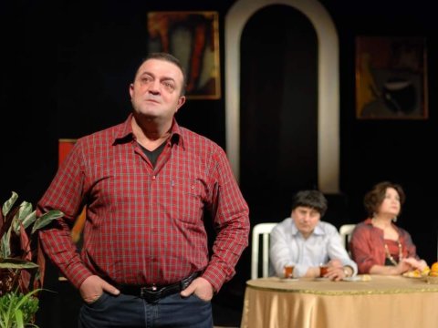 Azərbaycanda aktyor evində ölü tapıldı 