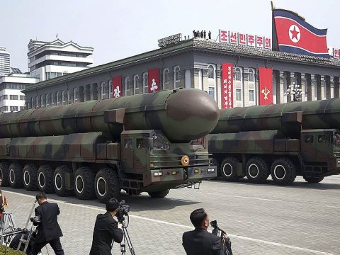 Şimali Koreya yenə ballistik raketlər atdı