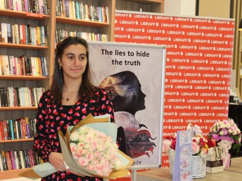 14 yaşlı qız “Həqiqəti gizlədən yalanlar”dan yazdı - FOTOLAR
