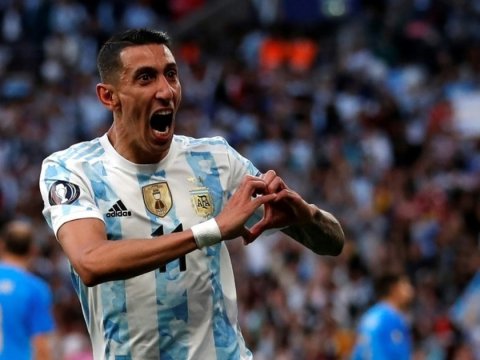 Argentinalı futbolçu rekorda imza atdı