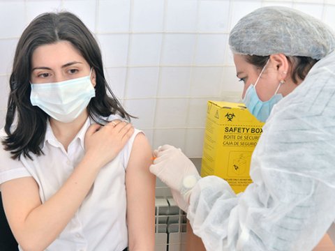 Son sutkada vaksin vurulmayıb
